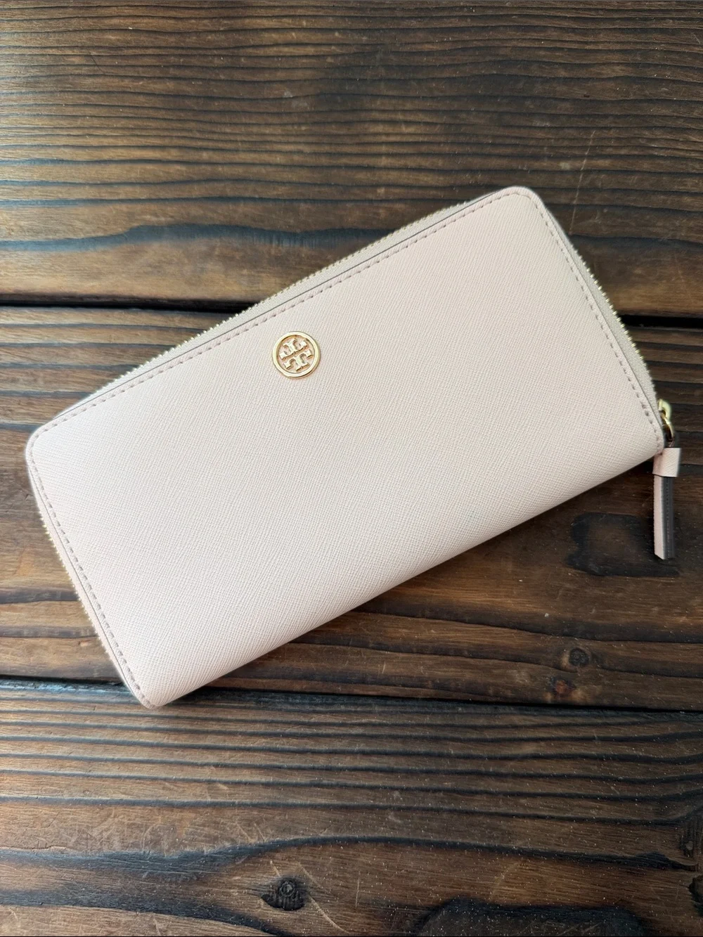 NWOT Tory Burch Continental Saffiano Leather Zip Wallet